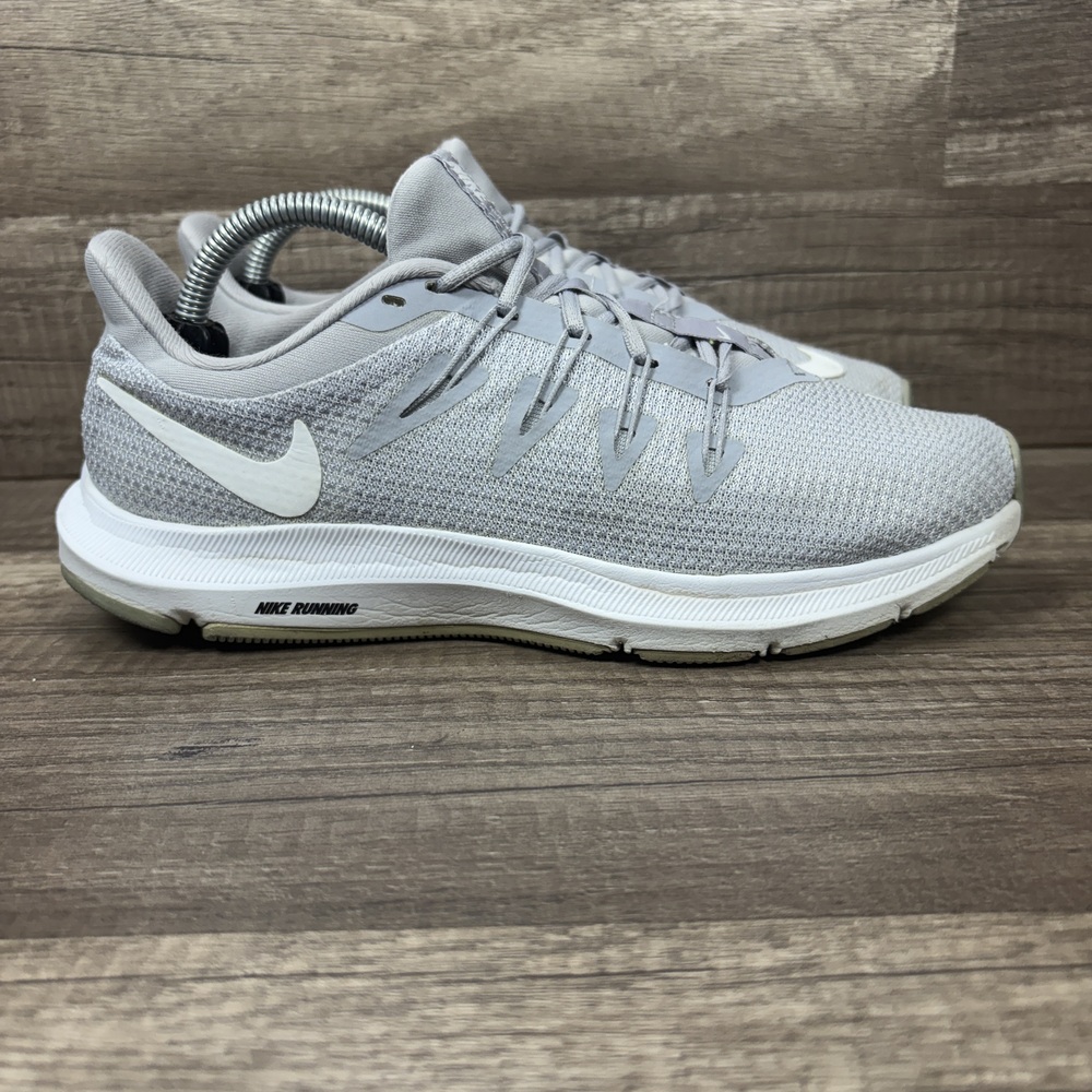 Nike Quest 2 Silver Womens US Size 6.5 EUR 37.5 AA7412-010 Running Shoes